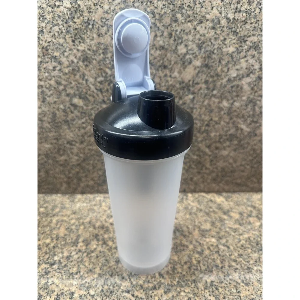 BlenderBottle Classic V2 28 Oz Shaker Bottle Black Lid Clear‎ BPA-Free Protein